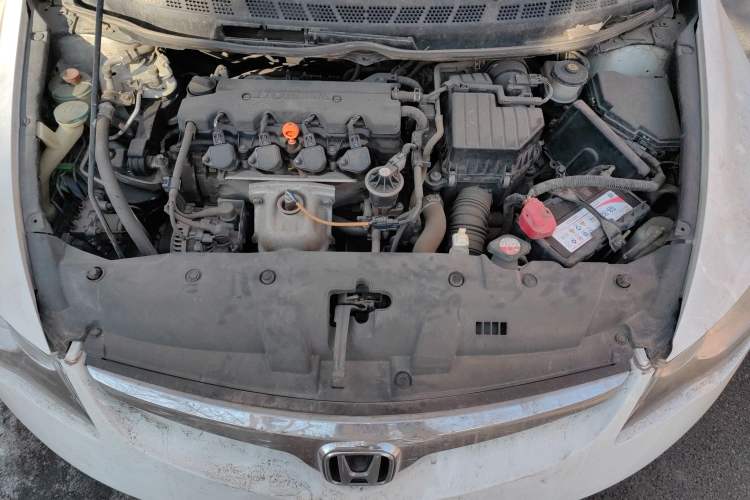 Used CIIMO 2012 1.8L Automatic Engine Bay