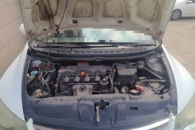 Used CIIMO 2012 1.8L Automatic Engine Bay