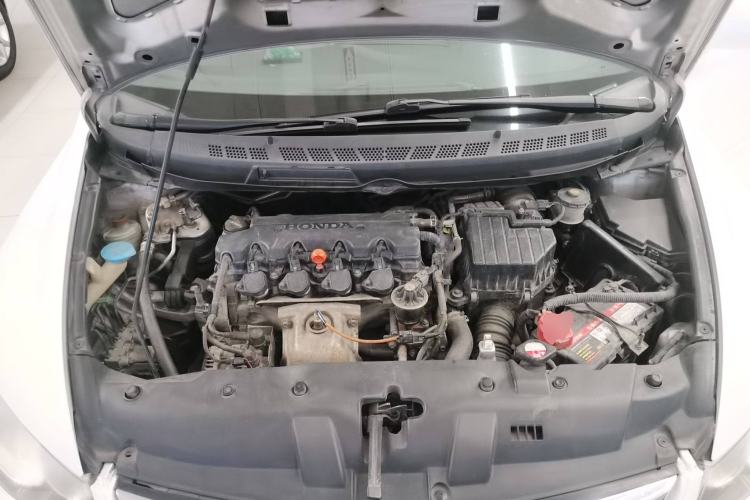 Used CIIMO 2012 1.8L Automatic Engine Bay