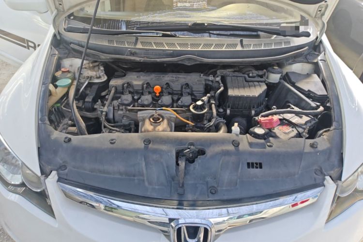 Used CIIMO 2012 1.8L Automatic Engine Bay