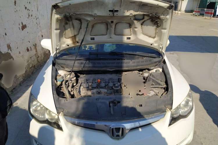 Used CIIMO 2012 1.8L Manual Engine Bay