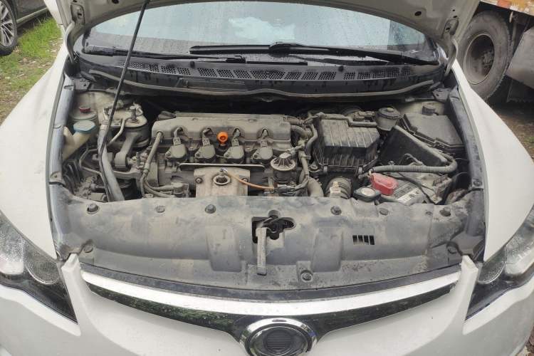 Used CIIMO 2012 1.8L Manual Engine Bay