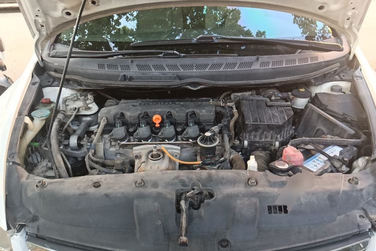 Used CIIMO 2012 1.8L Manual Engine Bay