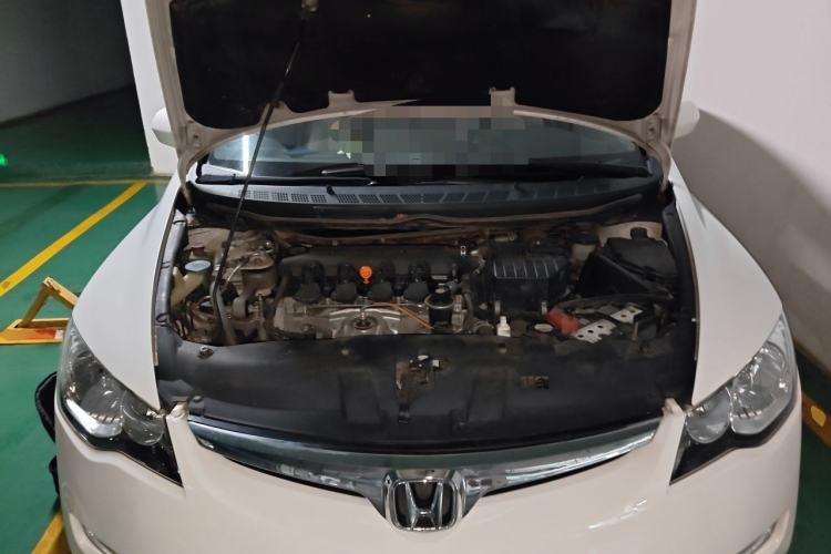 Used CIIMO 2012 1.8L Manual Engine Bay
