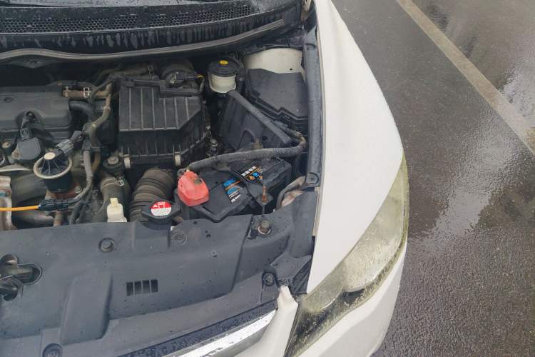 Used CIIMO 2012 1.8L Automatic Engine Bay Left