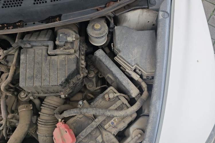 Used CIIMO 2012 1.8L Automatic Engine Bay Left