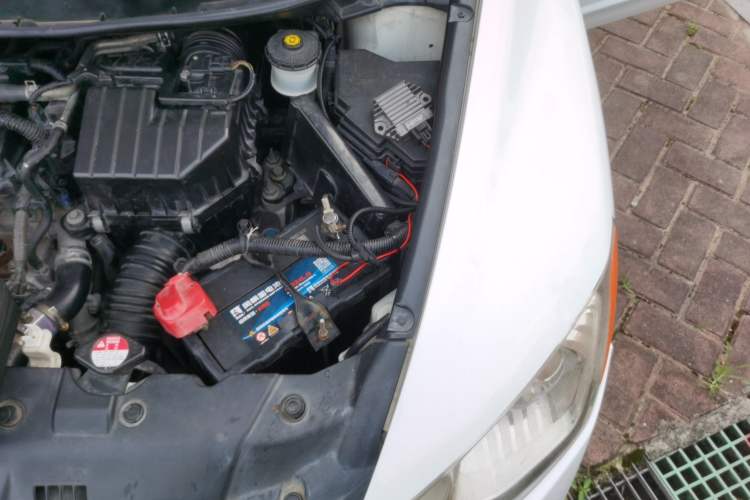 Used CIIMO 2012 1.8L Automatic Engine Bay Left
