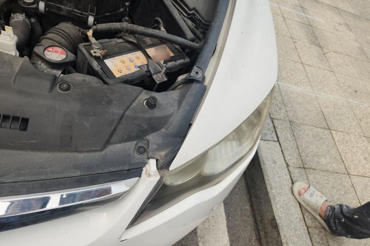 Used CIIMO 2012 1.8L Automatic Engine Bay Left