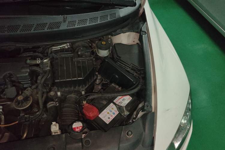 Used CIIMO 2012 1.8L Automatic Engine Bay Left