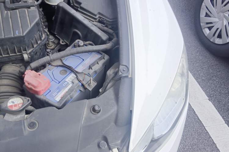 Used CIIMO 2012 1.8L Automatic Engine Bay Left