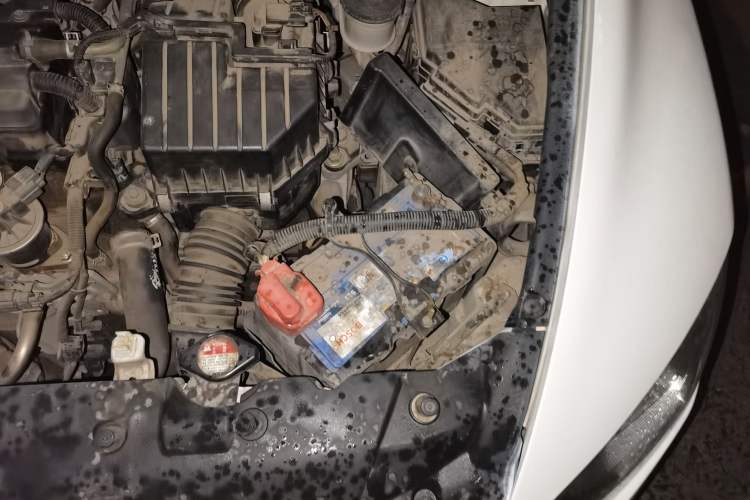 Used CIIMO 2012 1.8L Automatic Engine Bay Left
