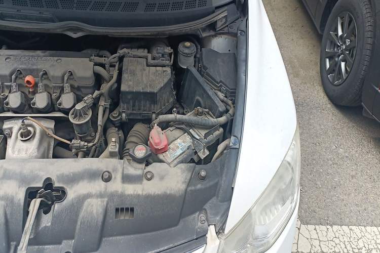 Used CIIMO 2012 1.8L Automatic Engine Bay Left