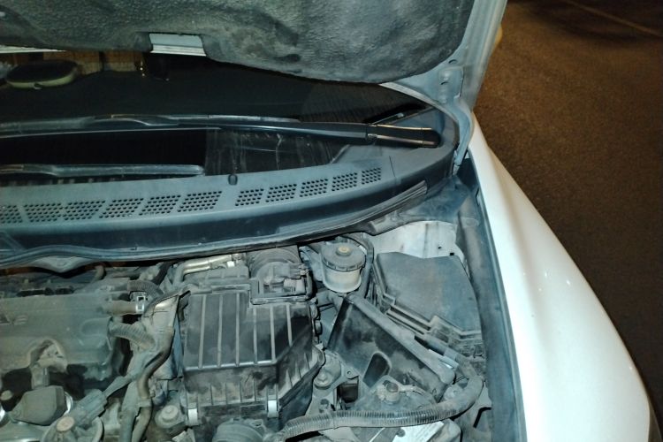 Used CIIMO 2012 1.8L Automatic Engine Bay Left