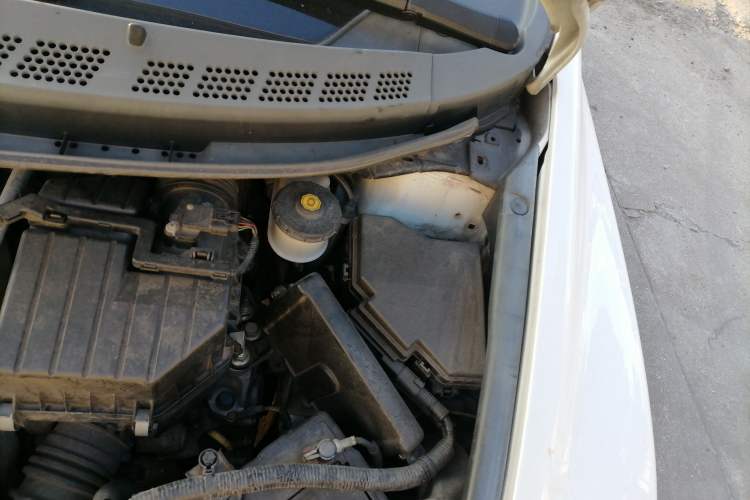 Used CIIMO 2012 1.8L Automatic Engine Bay Left