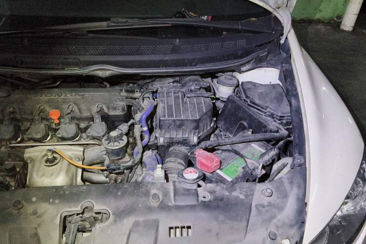 Used CIIMO 2012 1.8L Automatic Engine Bay Left