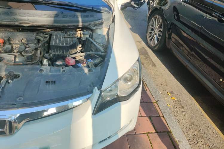 Used CIIMO 2012 1.8L Automatic Engine Bay Left