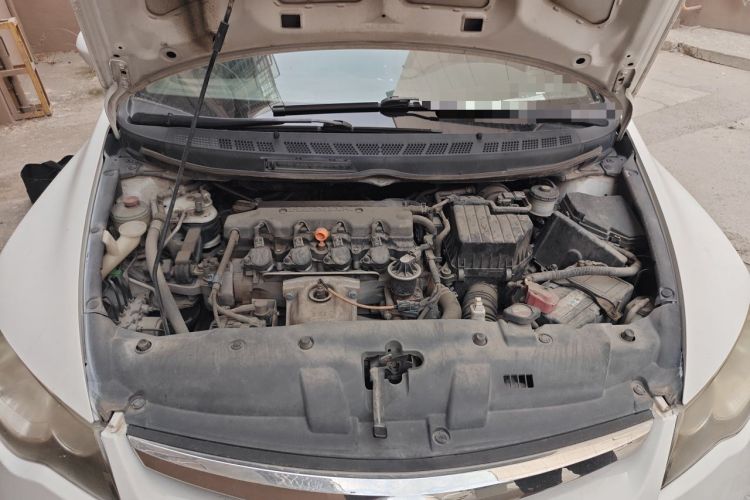 Used CIIMO 2012 1.8L Automatic Engine Bay