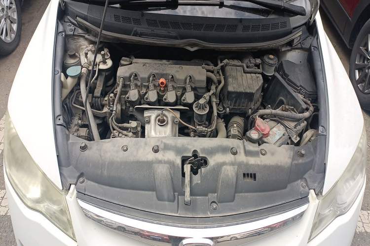 Used CIIMO 2012 1.8L Automatic Engine Bay