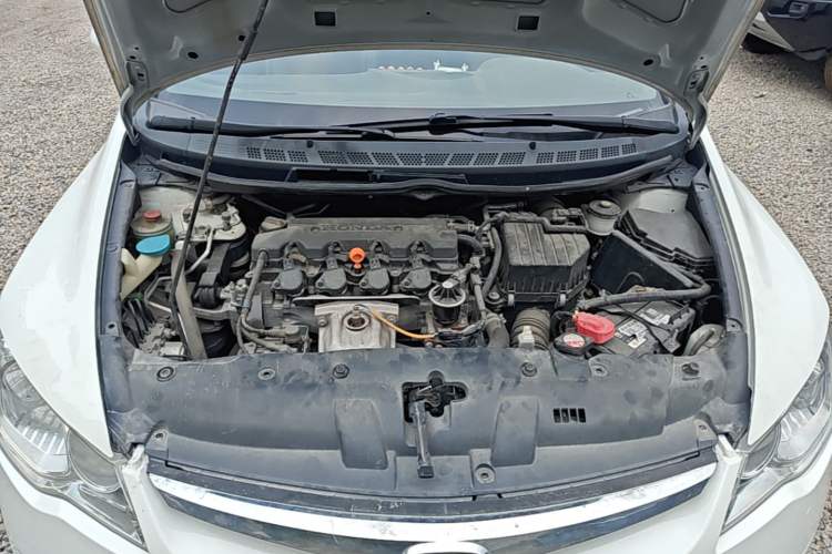 Used CIIMO 2012 1.8L Automatic Engine Bay