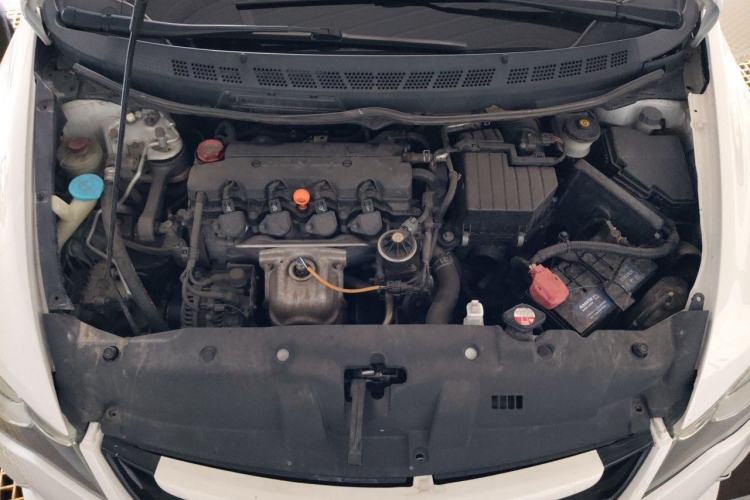 Used CIIMO 2012 1.8L Manual Engine Bay