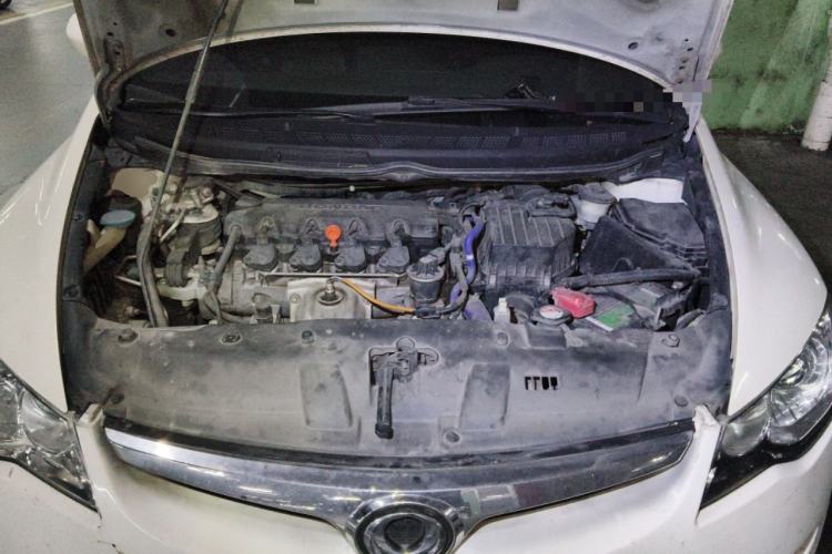 Used CIIMO 2012 1.8L Automatic Engine Bay