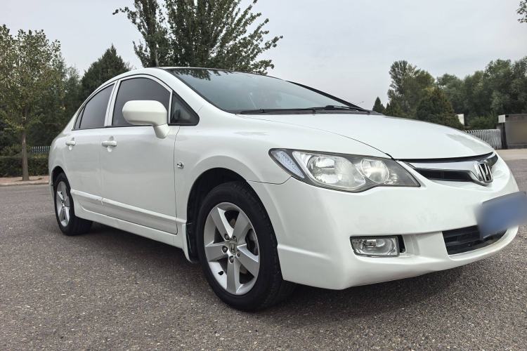 Used CIIMO 2012 1.8L Automatic Exterior 1