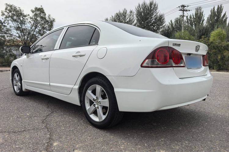 Used CIIMO 2012 1.8L Automatic Exterior 2