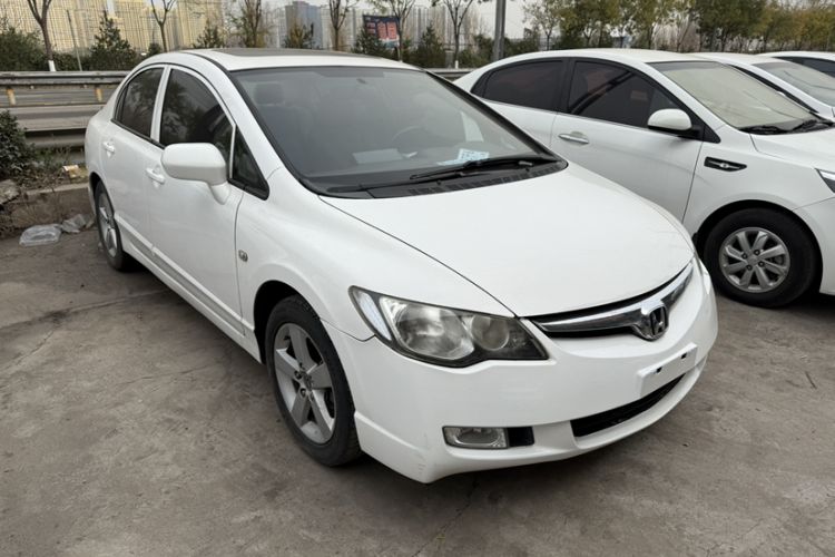 Used CIIMO 2012 1.8L Automatic Exterior 2
