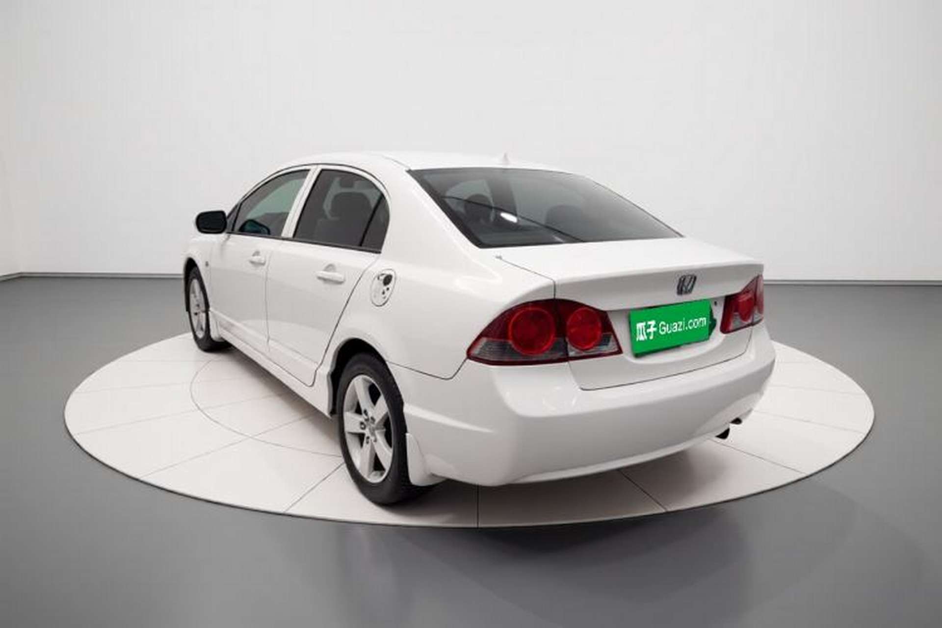 Used CIIMO 2012 1.8L Automatic Exterior 3