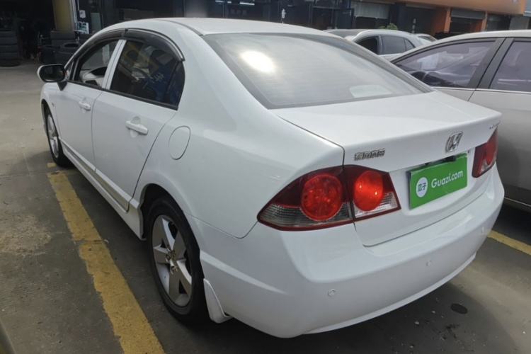 Used CIIMO 2012 1.8L Automatic Exterior 3
