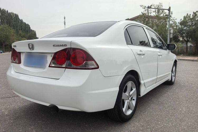 Used CIIMO 2012 1.8L Automatic Exterior 3