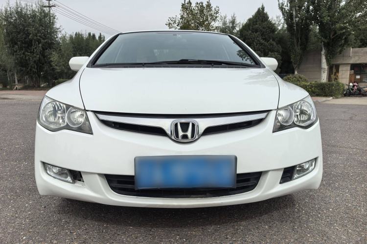 Used CIIMO 2012 1.8L Automatic Exterior 4