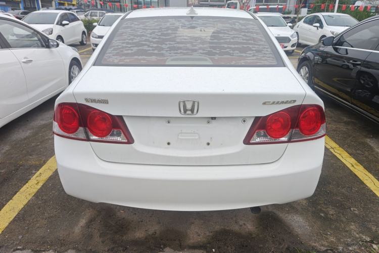 Used CIIMO 2012 1.8L Automatic Exterior 4