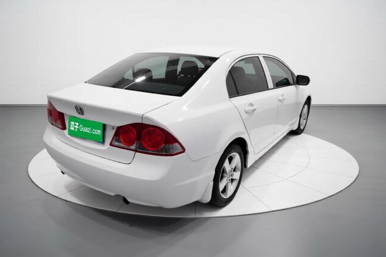 Used CIIMO 2012 1.8L Automatic Exterior 5