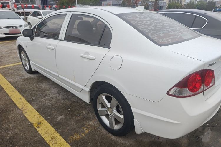 Used CIIMO 2012 1.8L Automatic Exterior 5