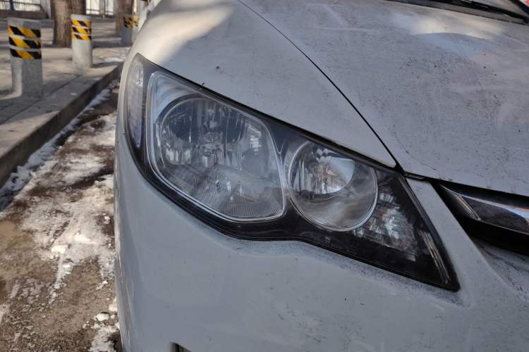 Used CIIMO 2012 1.8L Automatic Exterior 6