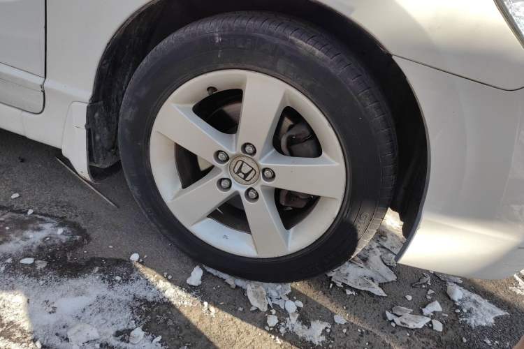 Used CIIMO 2012 1.8L Automatic Exterior 7