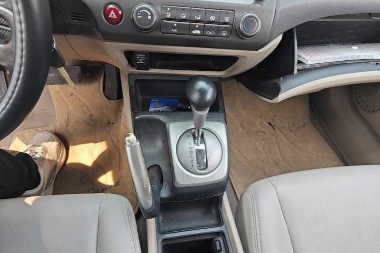 Used CIIMO 2012 1.8L Automatic Gear Lever
