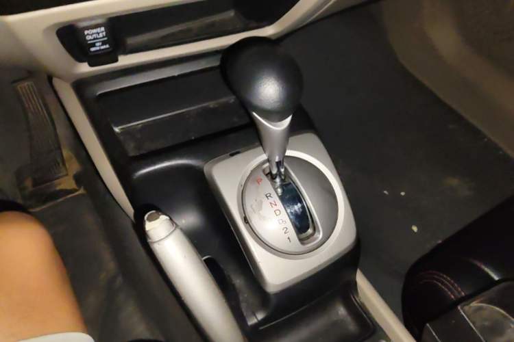 Used CIIMO 2012 1.8L Automatic Gear Lever