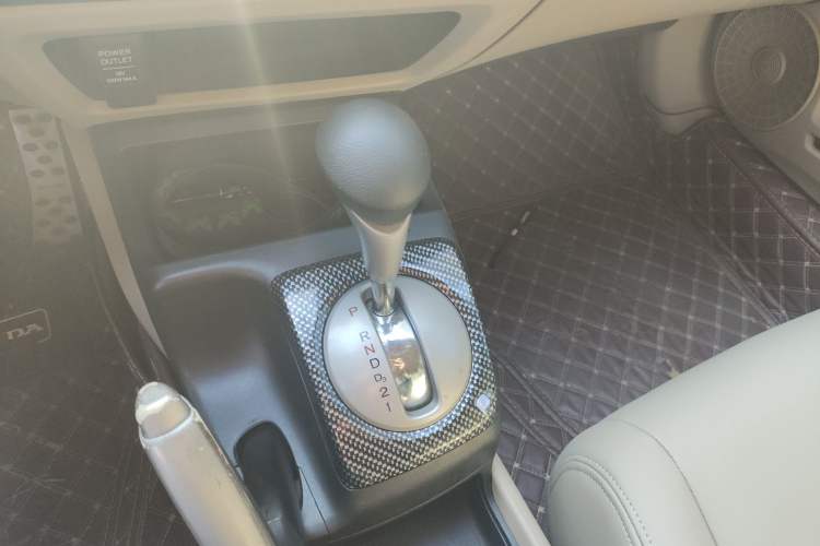 Used CIIMO 2012 1.8L Automatic Gear Lever