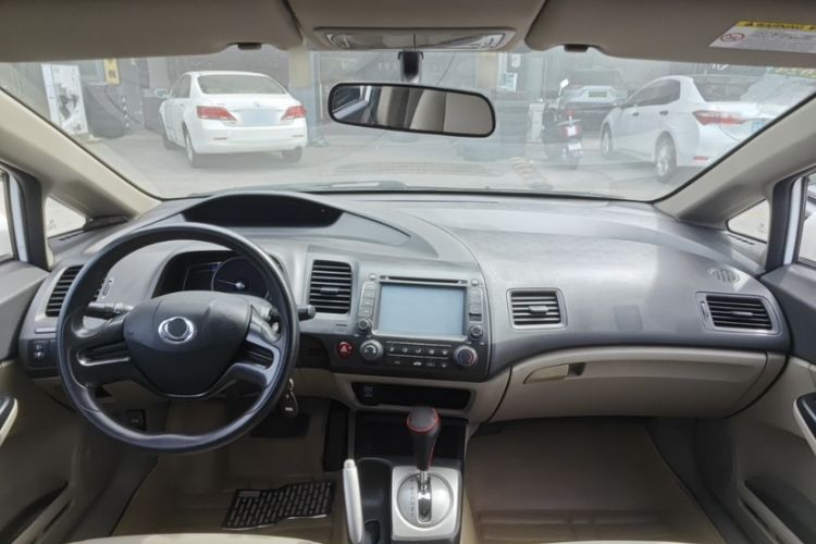 Used CIIMO 2012 1.8L Automatic Interior 1