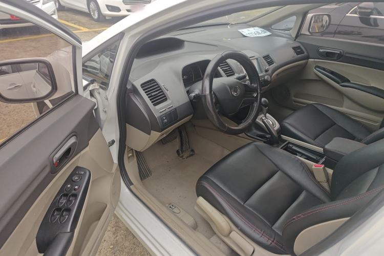 Used CIIMO 2012 1.8L Automatic Interior 2