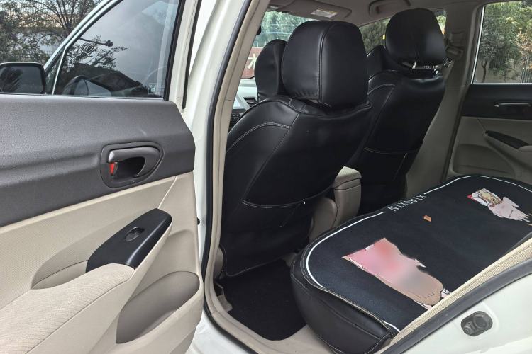 Used CIIMO 2012 1.8L Automatic Interior 3