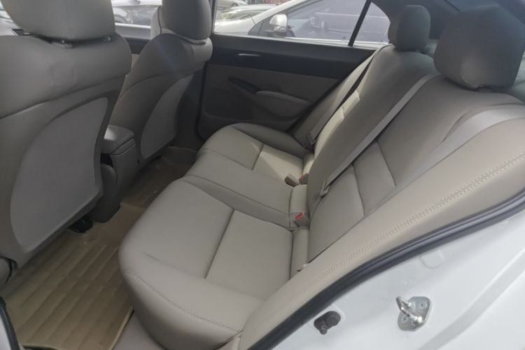Used CIIMO 2012 1.8L Automatic Interior 7