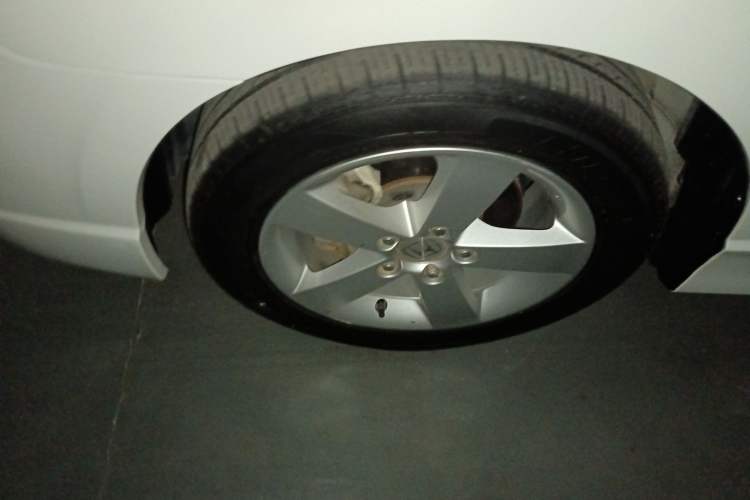 Used CIIMO 2012 1.8L Automatic Left Front Wheel Hub