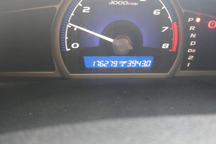 Used CIIMO 2012 1.8L Automatic Odometer Close Up