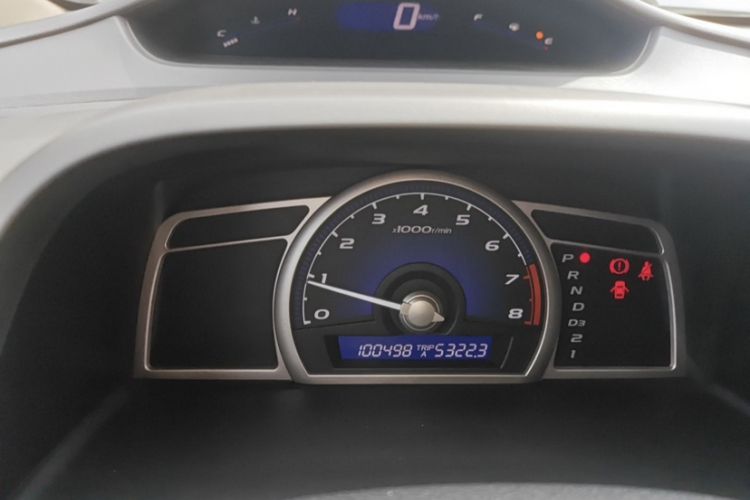 Used CIIMO 2012 1.8L Automatic Odometer Close Up