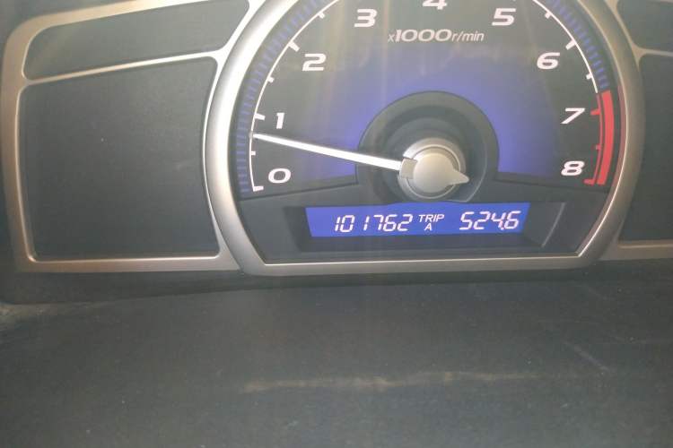 Used CIIMO 2012 1.8L Manual Odometer Close Up