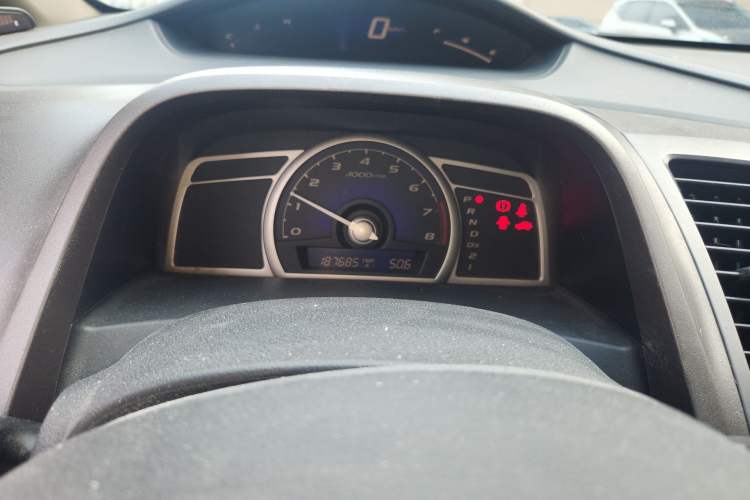 Used CIIMO 2012 1.8L Automatic Odometer Close Up