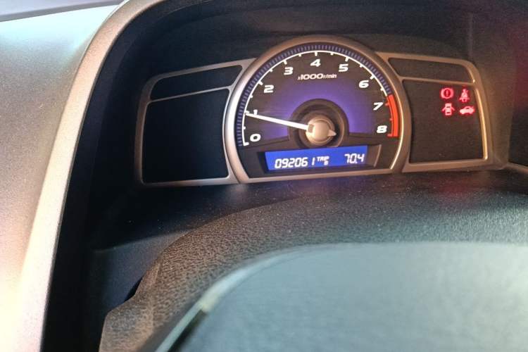 Used CIIMO 2012 1.8L Manual Odometer Close Up